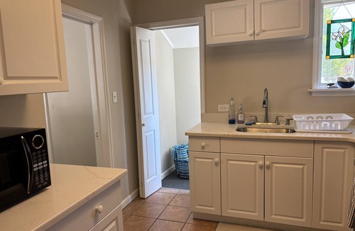 Wall House | Charming 3 BED, 2 BATH shorehouse only 8 houses to beach , boardwalk & eateries!