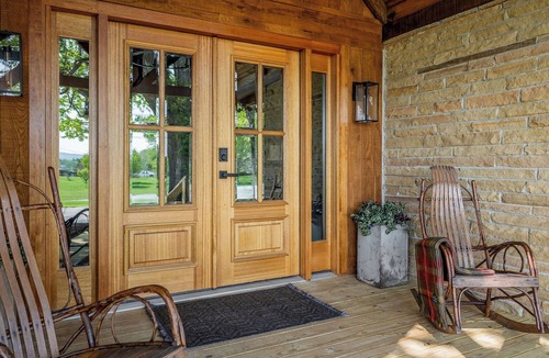 Sparta Cottage | Charming 3-bed 3-bath, country cottage, fully renovated, on the edge of town.