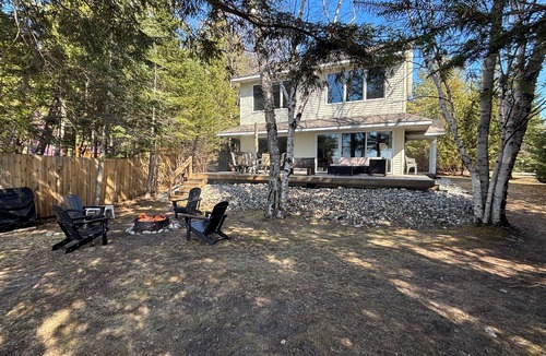 Ellsworth House | Charming 3 bed/bath home direct lake MI access and 10 min to Torch Lake