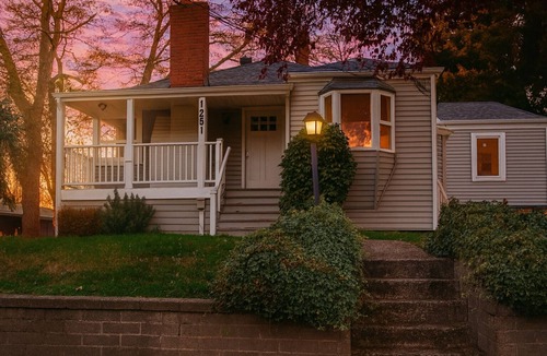 Highline House | Charming 3-Bed Bungalow near SODO + Downtown Seattle