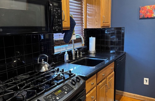 Dearborn Heights House | Charming 3-bedroom house with AC, WiFi in serene Dearborn Heights