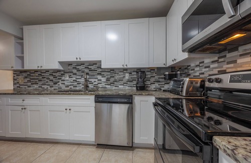 Royal Palm Beach House | Charming 3-bedroom house with WiFi and AC in Royal Palm Beach