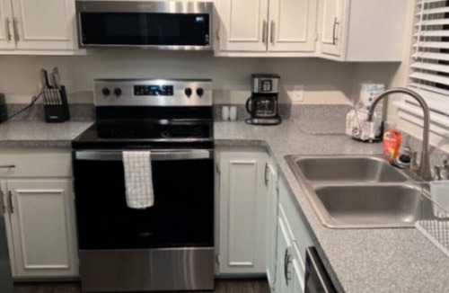 Saint Simons Heights Condo | Charming 3-bedroom, 2 bath condo, fully furnished in marvelous St. Simons Island