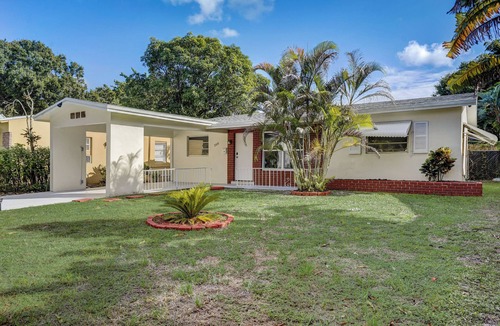 Poinciana Park House | Charming 3-bedroom house with a pool close to the Beach 🏝️and the Airport ✈️