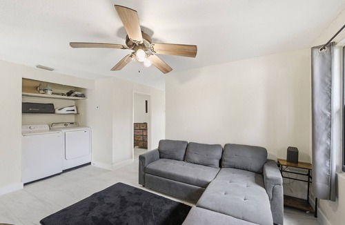Riviera Beach House | Charming 3-bedroom house with AC, WiFi in lovely West Palm Beach