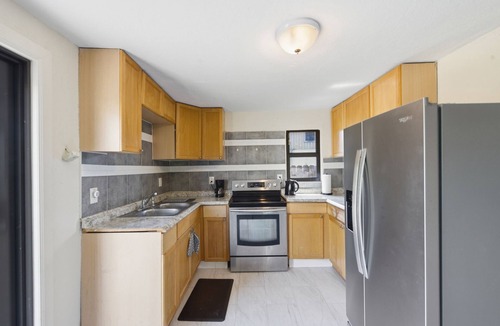 Riviera Beach House | Charming 3-bedroom house with AC, WiFi in lovely West Palm Beach