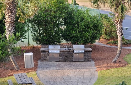Atlantic Beach Condo | Charming 3-bedroom and 2 full bathrooms condo Private beach access, 2 pools .