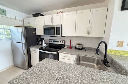 Jolly Harbour House | Charming 3-bedroom villa with WiFi and AC in Jolly Harbour