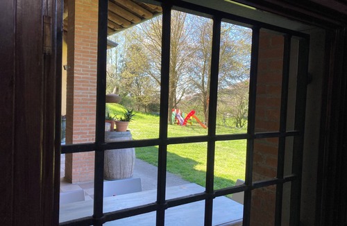 Cenate Sotto Villa | Charming 3-bedroom bed & breakfast in serene Cenate sotto with WiFi