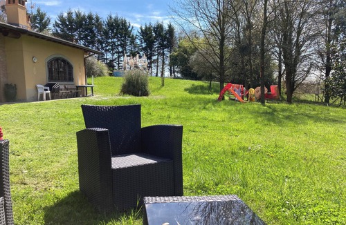 Cenate Sotto Villa | Charming 3-bedroom bed & breakfast in serene Cenate sotto with WiFi
