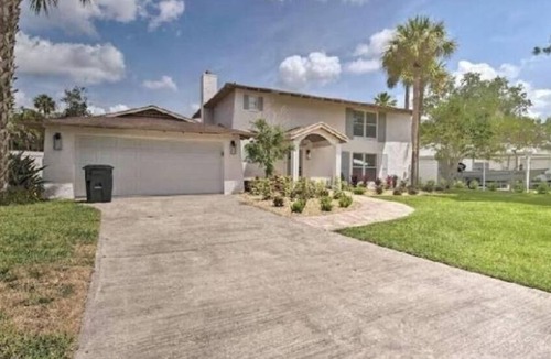 Springs at Kings Bay House | Charming 3-bedroom waterfront house with dock in Crystal River