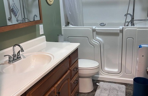 Mountain City House | Charming 3-bedroom house in Mountain City beautiful big coy pond in backyard