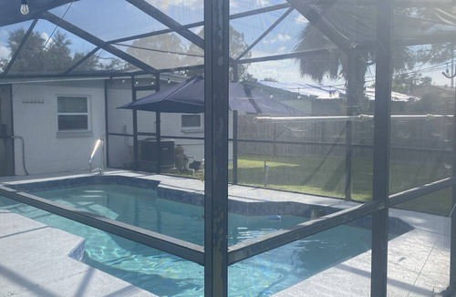 Pinellas Park House | Charming 3-bedroom house with Pool in Pinellas Park