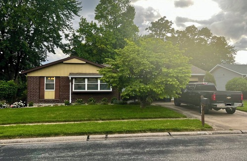 St. Charles House | Charming 3-bedroom house with fully fenced yard in wonderful Saint Charles