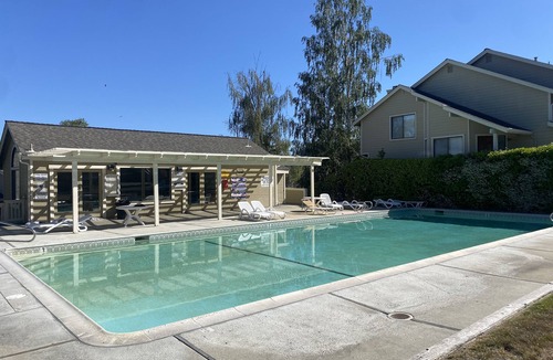 Scotts Valley House | Charming 3-bedroom townhome in Scotts Valley with AC, WiFi and a pool