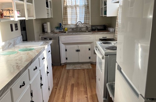 Porters Sideling House | Charming 3-bedroom 2 bath farmhouse surrounded by Corodus State Park in Hanover.