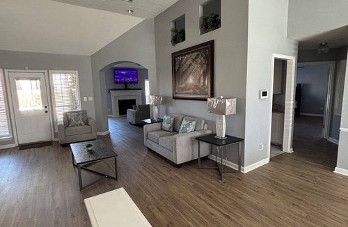 Gunter Afs House | Charming 3 bedroom 2 bath Home Oasis - Pool View, AC, and WiFi