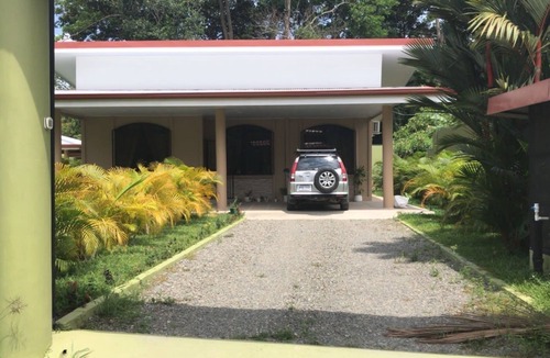 Cahuita House | Charming 3-bedroom 3 bath house in welcoming Punta Riel with WiFi, AC