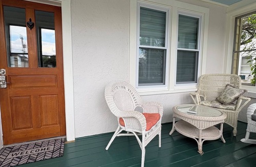 Quantico House | Charming 3-bedroom bungalow in Quantico Town 2 King Beds Game Room Entire Home!