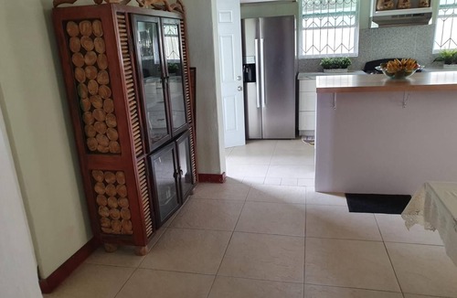 Roseau House | Charming 3-bedroom bungalow with WiFi, AC in delightful Roseau