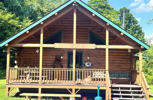 Long Eddy Cabin | Charming 3-bedroom cabin with AC and WiFi in Long Eddy.