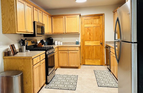 Boswell Cabin | Charming 3-bedroom cabin with White River views!