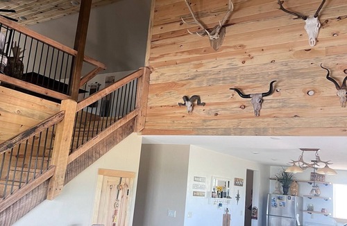 San Luis Cabin | Charming 3-bedroom cabin in wonderful Wild Horse Mesa
