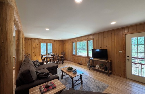 Arbor Vitae Cabin | Charming 3-bedroom cabin in Woodruff perfect for relaxing getaways