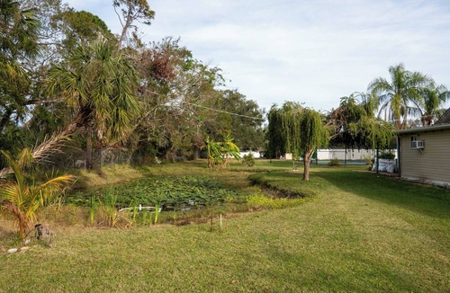 Trailer Estates House | Charming 3-bedroom cottage in awesome Bradenton's Private Sport Complex