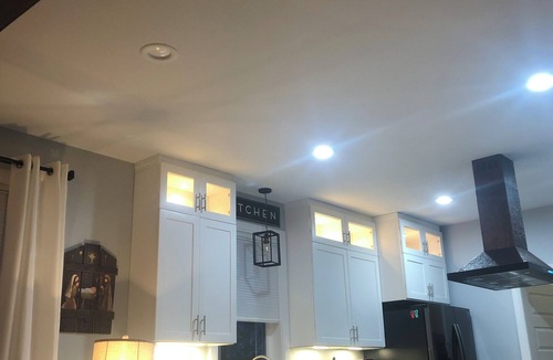 Lexington Cottage | Charming 3-bedroom cottage with AC ,WiFi one house from the beach!