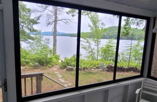 Meredith Cottage | Charming 3-bedroom cottage in Meredith NH on the shores of Lake Winnipesaukee