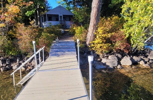 Meredith Cottage | Charming 3-bedroom cottage in Meredith NH on the shores of Lake Winnipesaukee