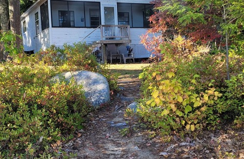 Meredith Cottage | Charming 3-bedroom cottage in Meredith NH on the shores of Lake Winnipesaukee