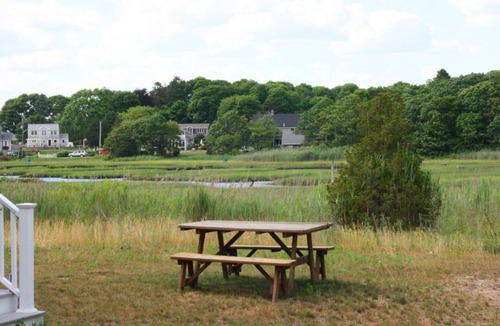 Pocasset Cottage | Charming 3-bedroom cottage in delightful Pocasset with AC, WiFi