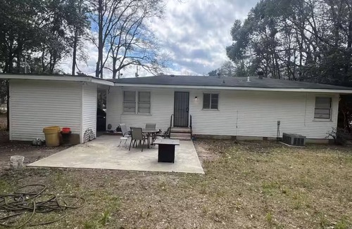 Mobile Cottage | Charming 3-bedroom cottage with WiFi, AC nears parks and shopping