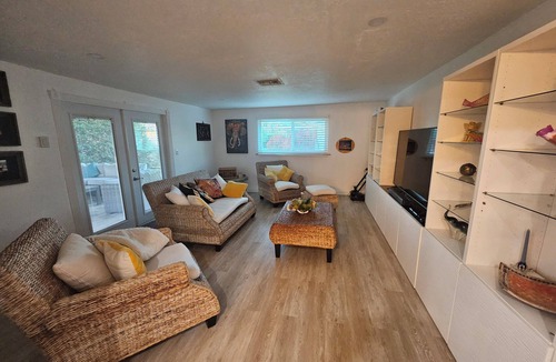 Central Naples Cottage | Charming 3-bedroom cottage in delightful Naples with WiFi, AC