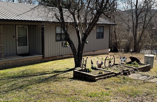 Marshall House | Charming 3 bedroom country home nestled in the Ozarks. Buffalo River/Hiking