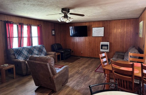 Marshall House | Charming 3 bedroom country home nestled in the Ozarks. Buffalo River/Hiking
