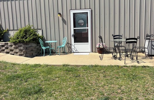 Union House | Charming 3-bedroom country house barndominium with WiFi in Union, pet friendly