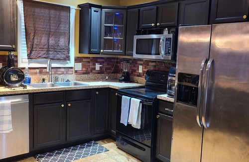 Lexington House | Charming 3-bedroom Escape Haven in Lexington/5 mi from airport/4.3mi from H.Park