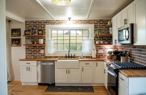 Caroleen House | Charming 3 bedroom farmhouse retreat. Peaceful, scenic, and full of adventure.