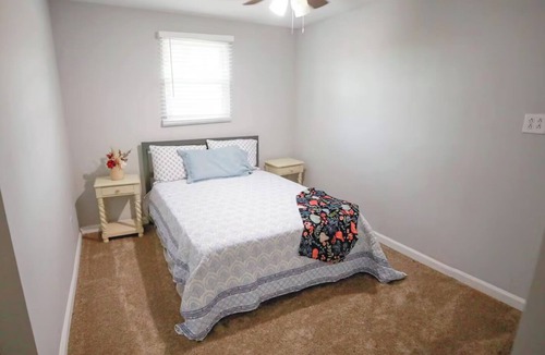 Gracewood House | Charming 3-bedroom farmhouse with Longhorns and Chickens! 30 Acres of Land