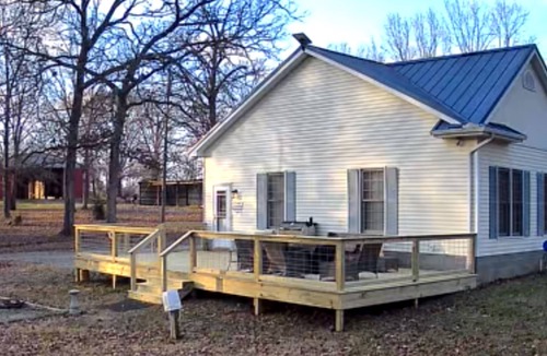 Saline County Other | Charming 3-bedroom farmhouse with WiFi, Heat AC in wonderful Stonefort Illinois.