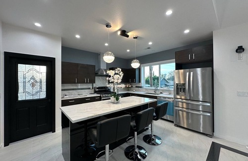 Alum Rock House | Charming 3-bedroom Guest house in enchanting San Jose with AC