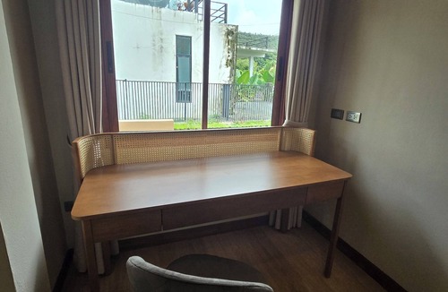 San Kamphaeng House | Charming 3-bedroom house with AC and WiFi in quaint Sankampang