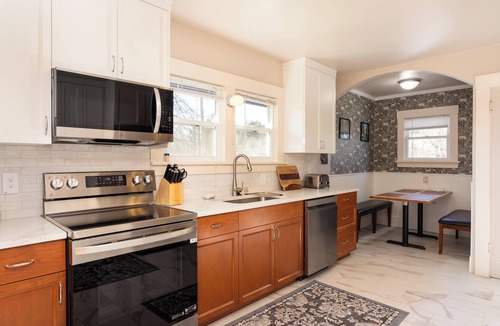 Lettered Streets House | Charming 3-bedroom house in the lively heart of Bellingham, with high-speed WiFi