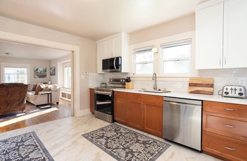 Lettered Streets House | Charming 3-bedroom house in the lively heart of Bellingham, with high-speed WiFi