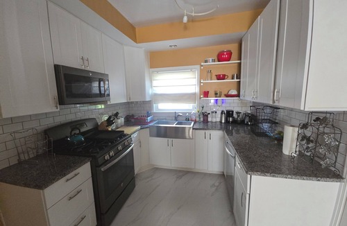 St. Bernard House | Charming 3-bedroom house in enchanting Cincinnati with AC Heat washer and dryer