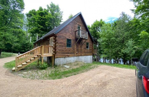 Port Douglass House | Charming 3-bedroom house in Keeseville