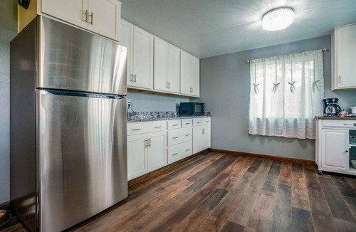 Chiloquin House | Charming 3-bedroom house with AC, WiFi in welcoming Chiloquin